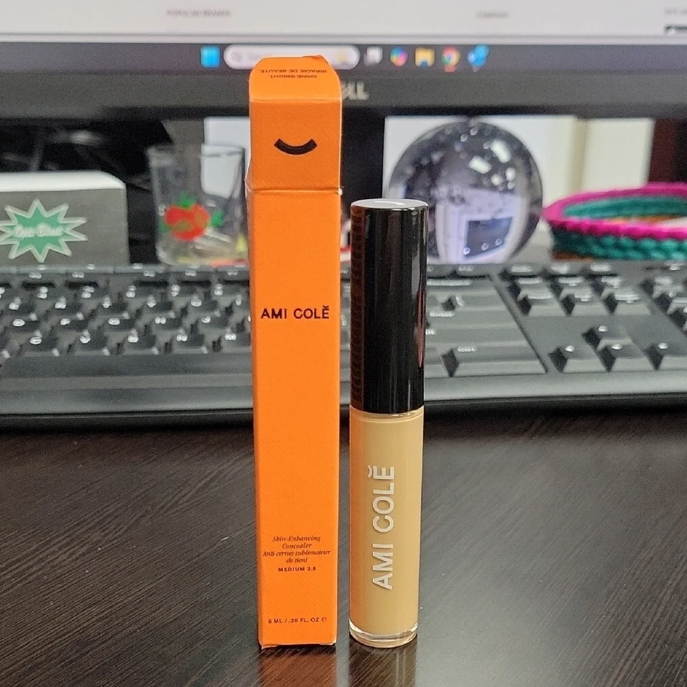 Ami Colé Skin-Enhancing Concealer in the shade Medium 2.5. New In Box